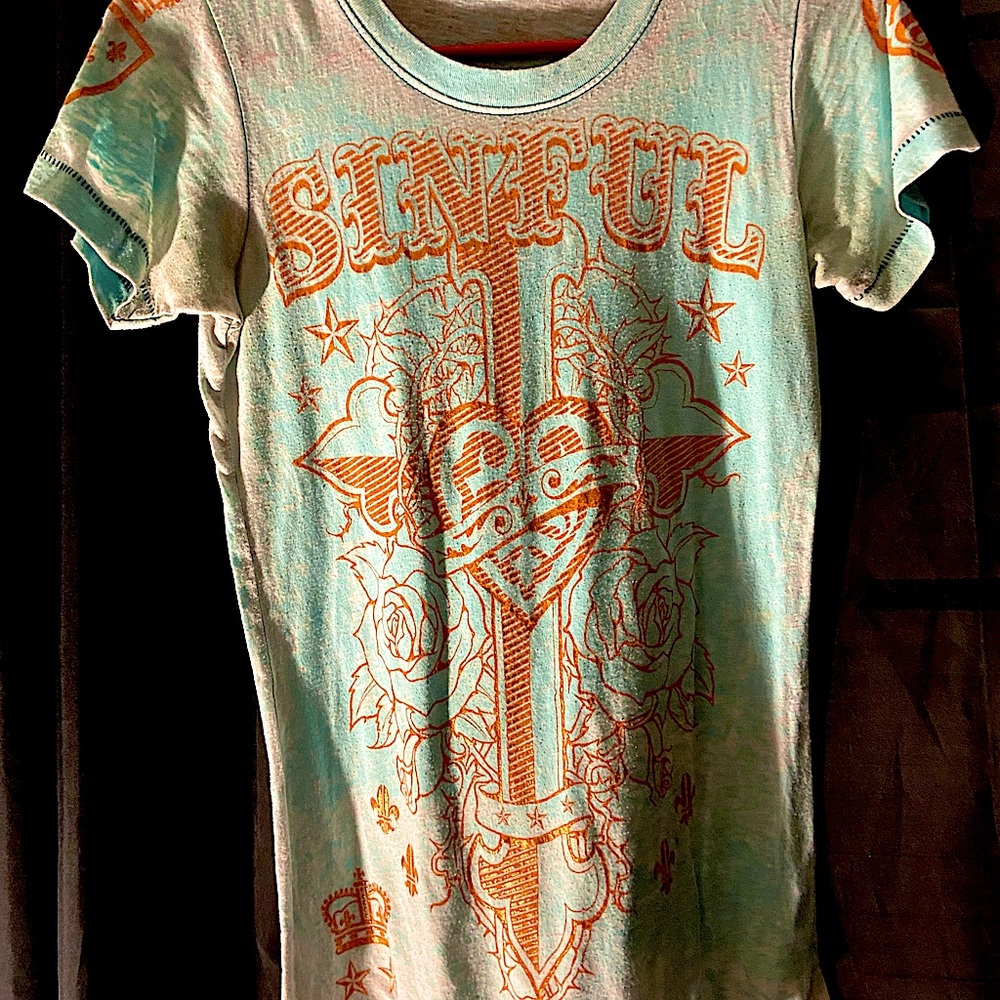 Women’s t shirt small
